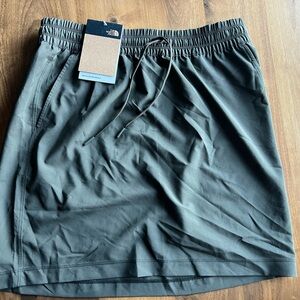 Women’s North Face sport skirt